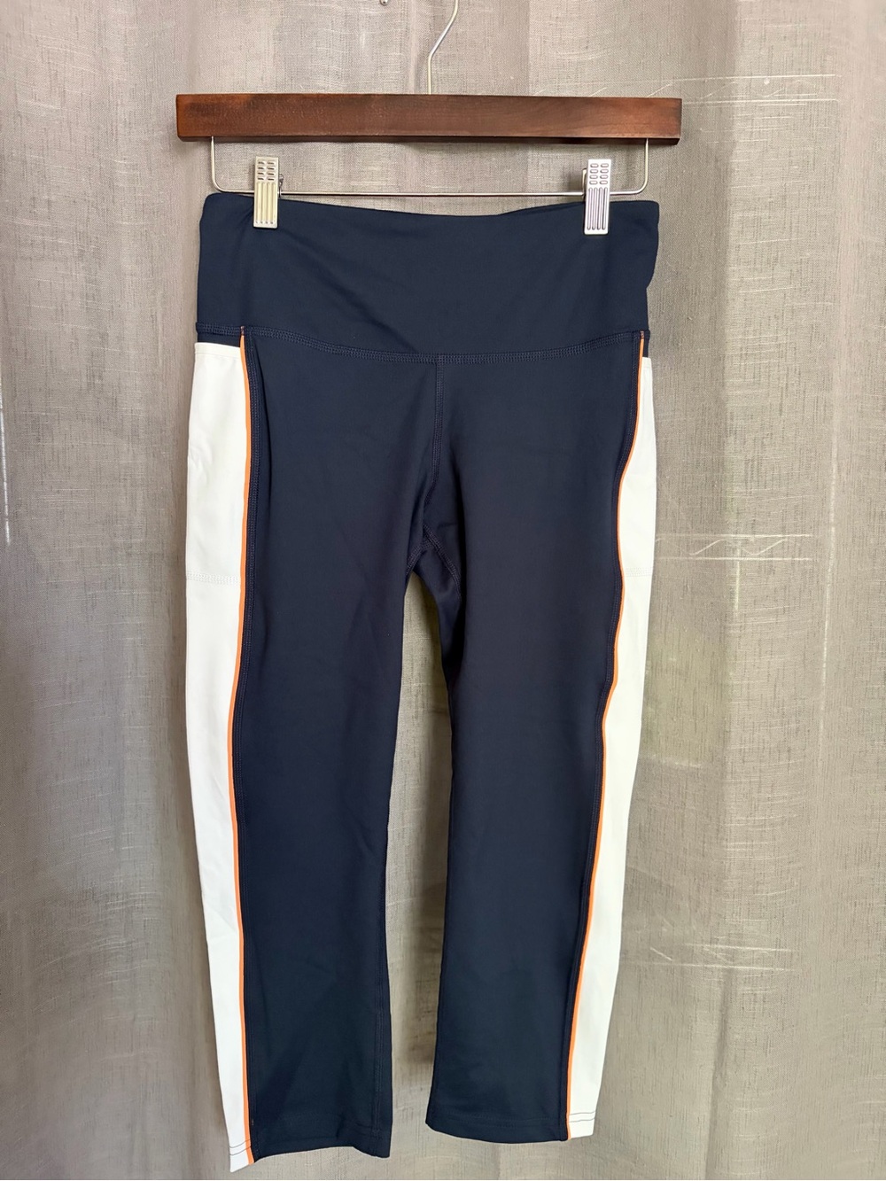 Brooks Greenlight Capri NWT Small